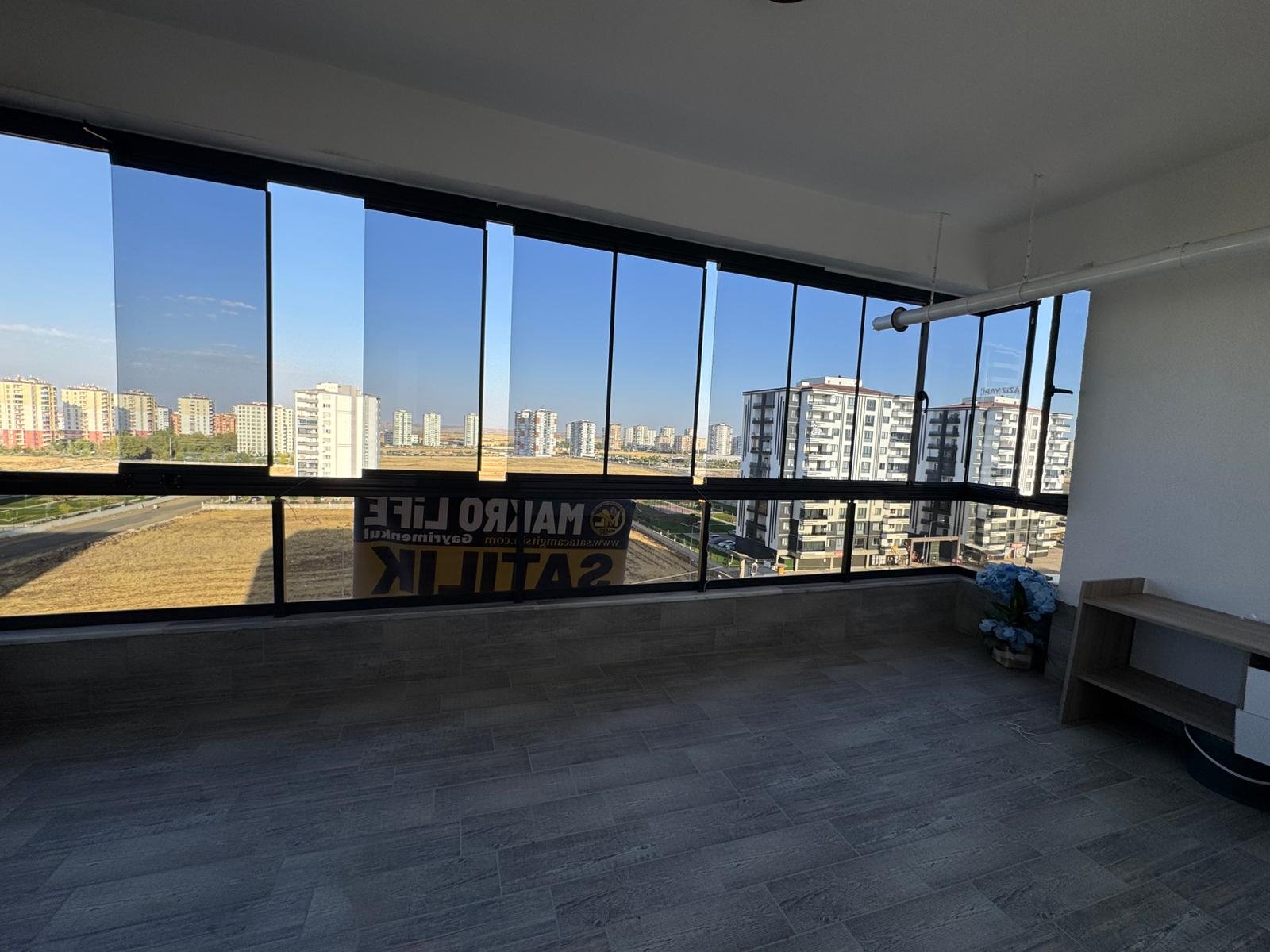 ÜÇKUYULAR TARHAN ASMİRDE 2.5+1 SATILIK LÜX DAİRE 