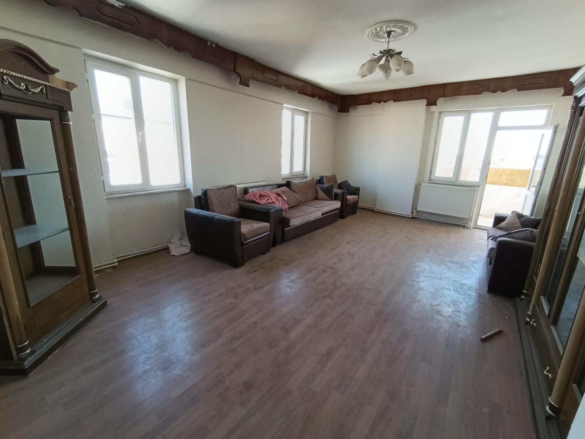 NİNOVA KARŞISINDA SATILIK MASRAFSIZ 3+1 DAİRE