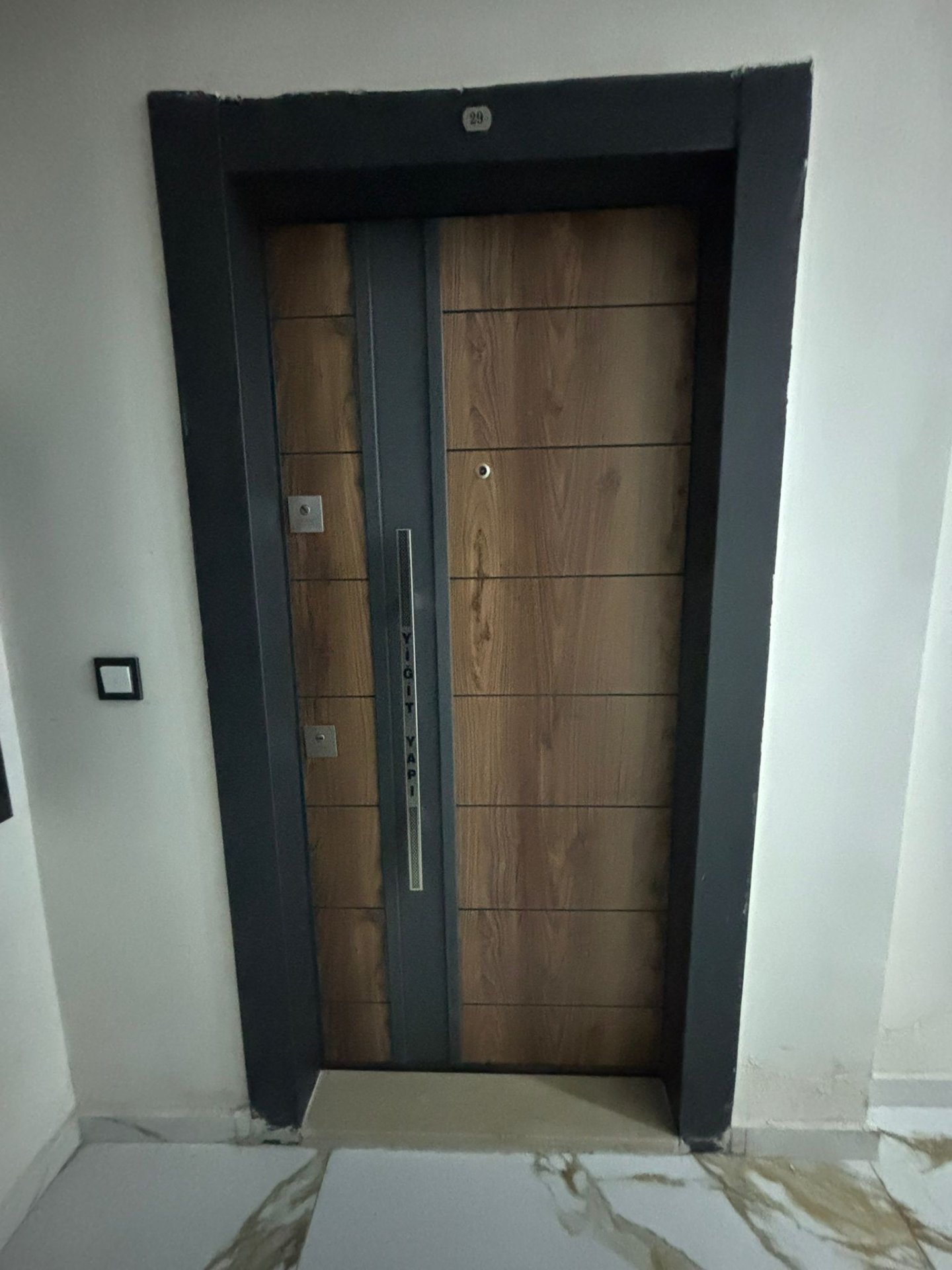 ARAŞTIRMA HASTANESİ ARKASI TAŞINMAYA HAZIR SATILIK 2+1 DAİRE