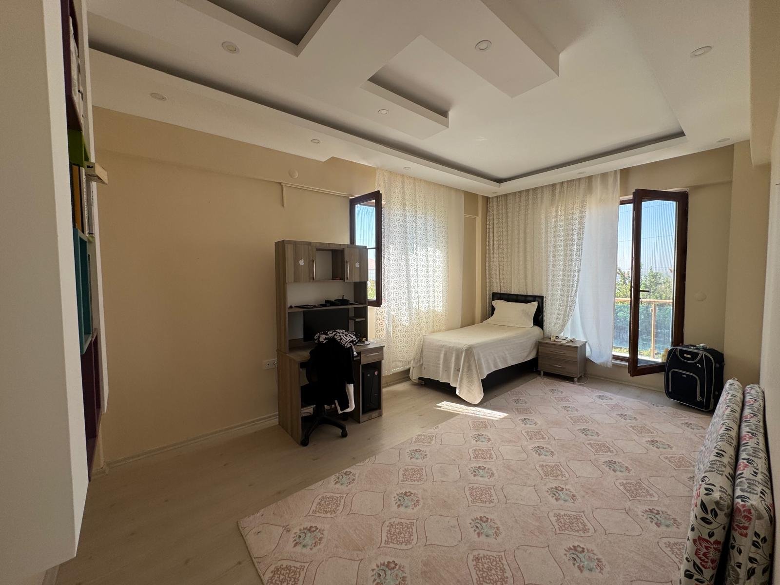 KENT ORMAN ARKASINDA  TRİPLEX VİLLA