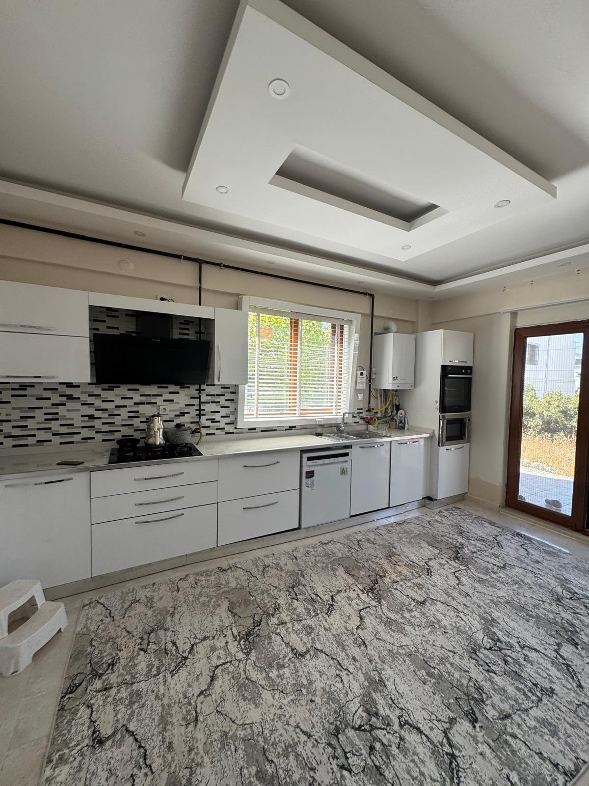 KENT ORMAN ARKASINDA  TRİPLEX VİLLA