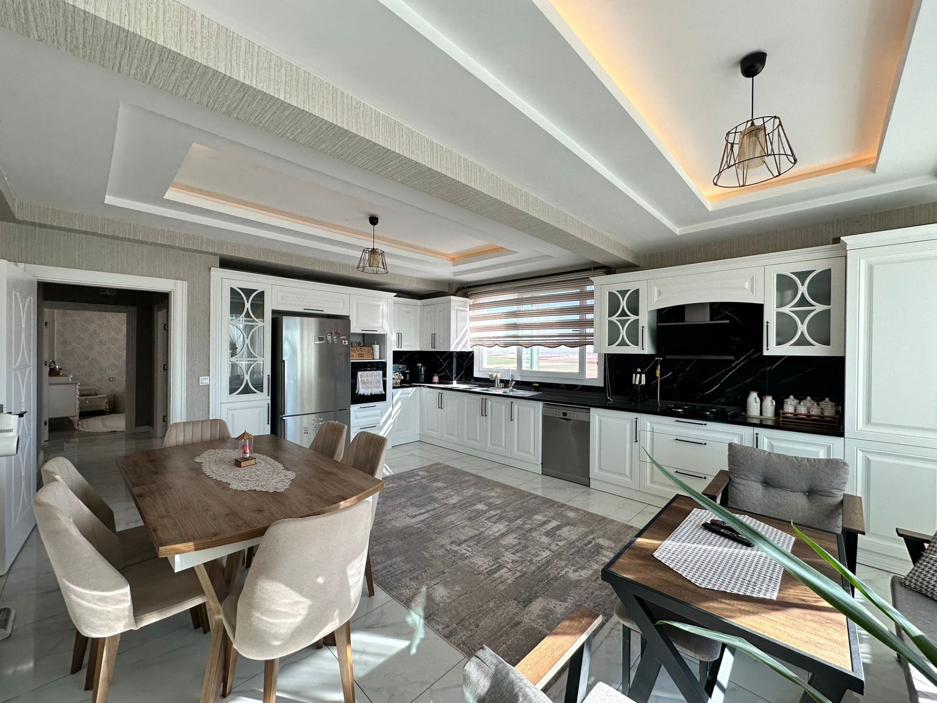 ACİL SATILIK' ARAM TİGRAN CADDESİNDE 3+1 LÜKS DAİREMİZ SATIŞTADIR