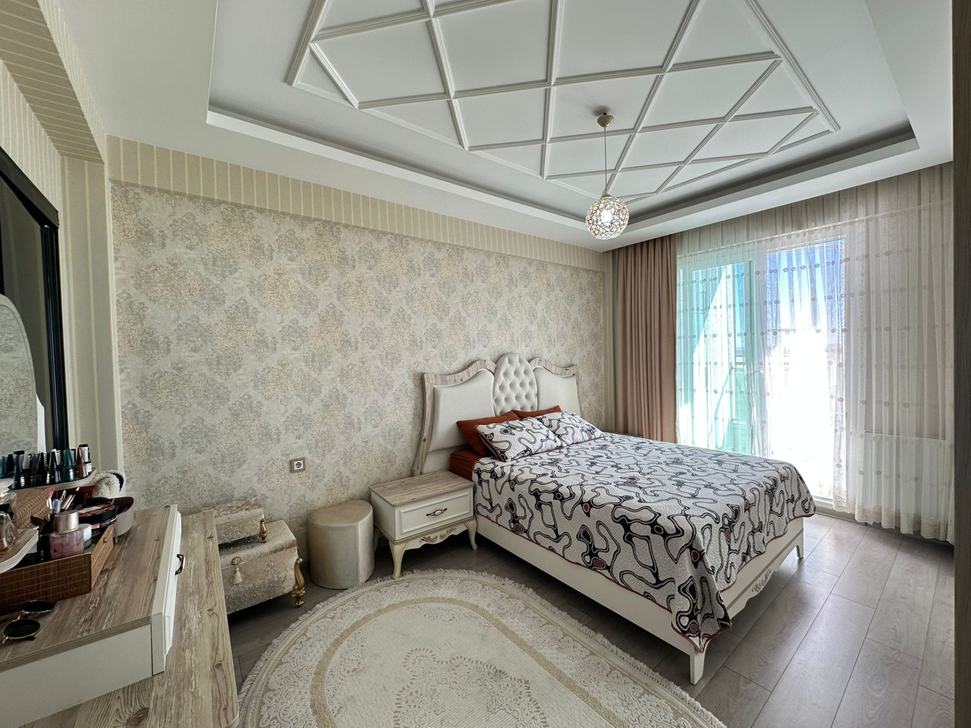 ACİL SATILIK' ARAM TİGRAN CADDESİNDE 3+1 LÜKS DAİREMİZ SATIŞTADIR