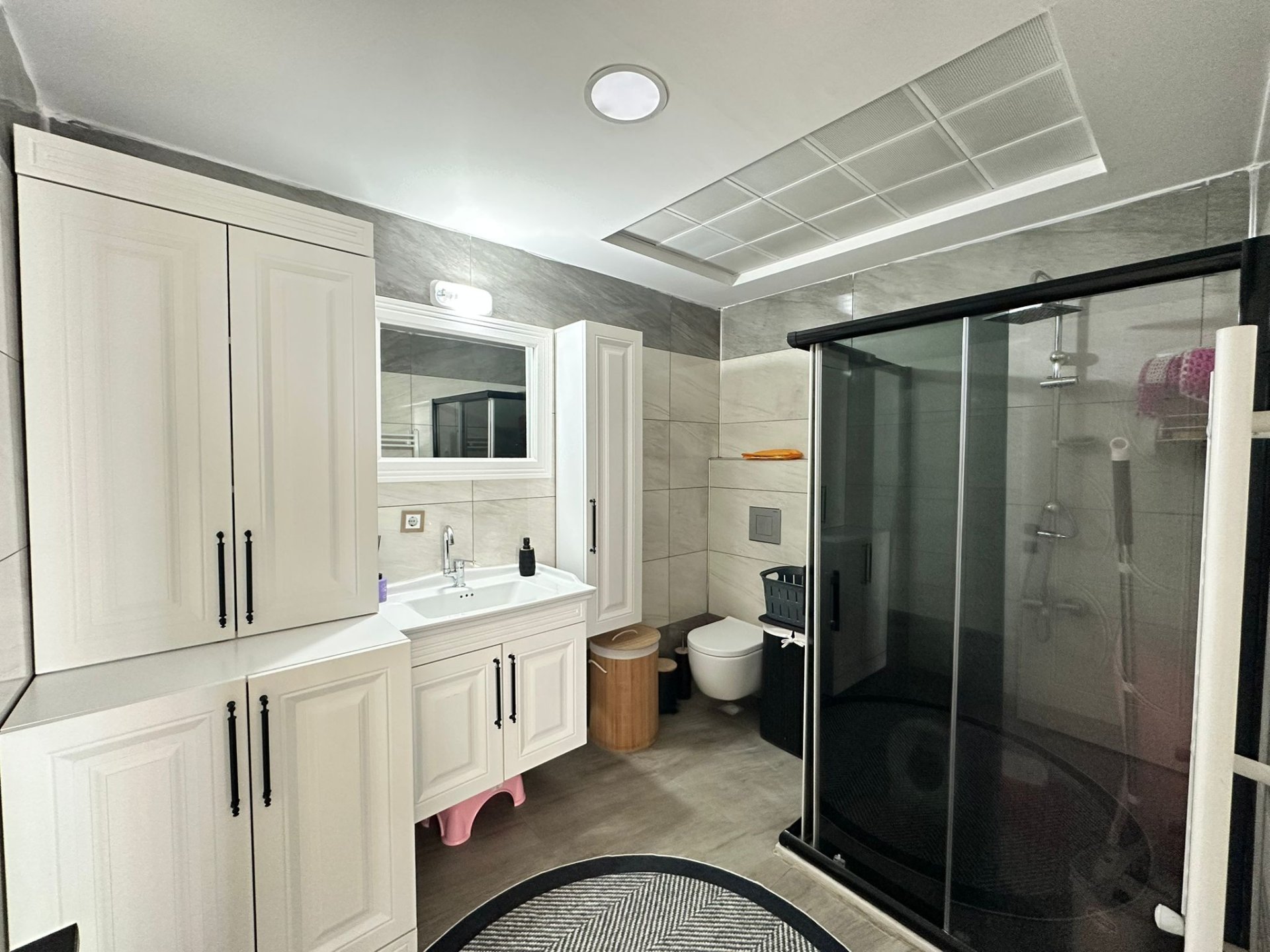 ACİL SATILIK' ARAM TİGRAN CADDESİNDE 3+1 LÜKS DAİREMİZ SATIŞTADIR