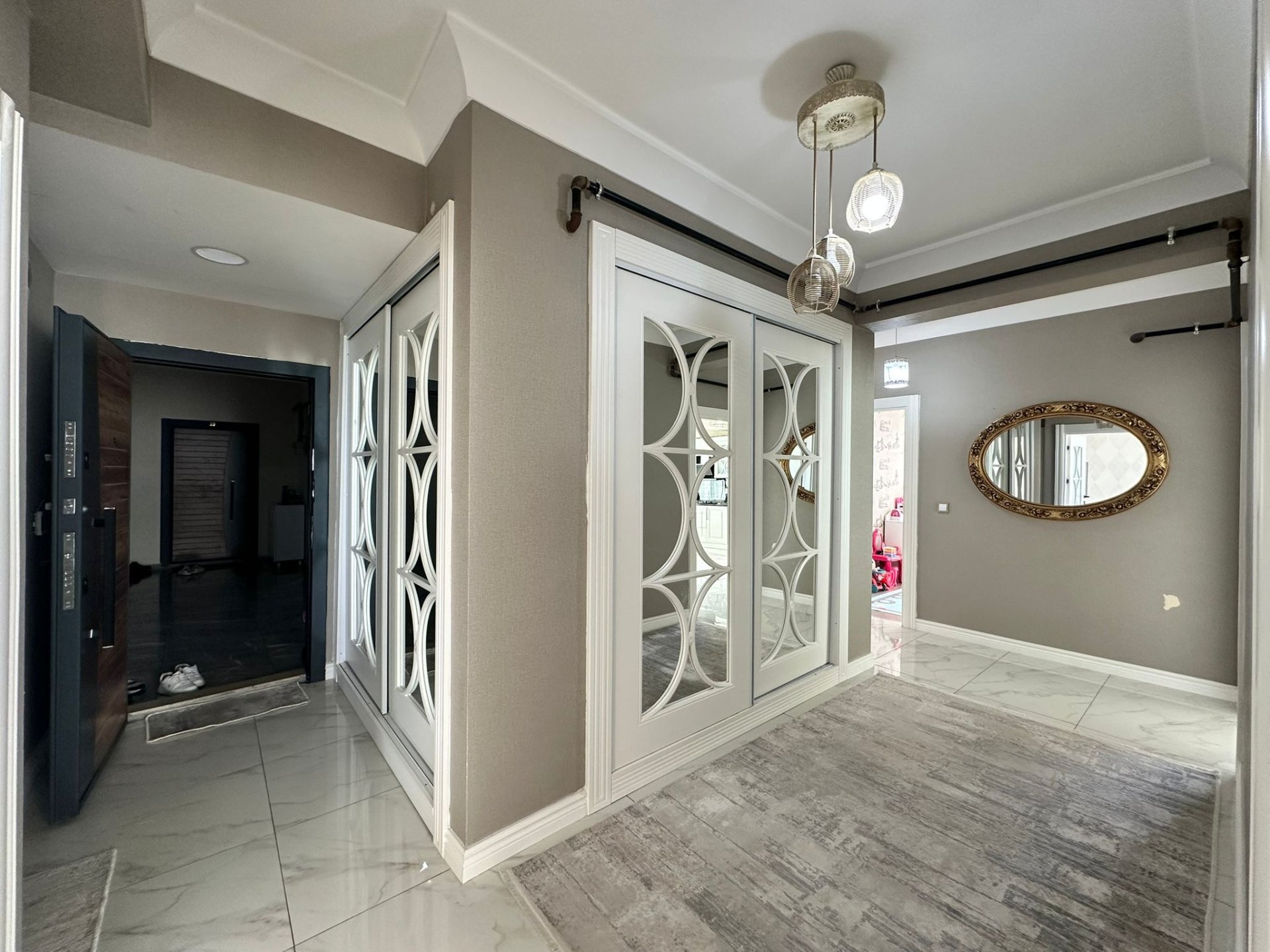 ACİL SATILIK' ARAM TİGRAN CADDESİNDE 3+1 LÜKS DAİREMİZ SATIŞTADIR