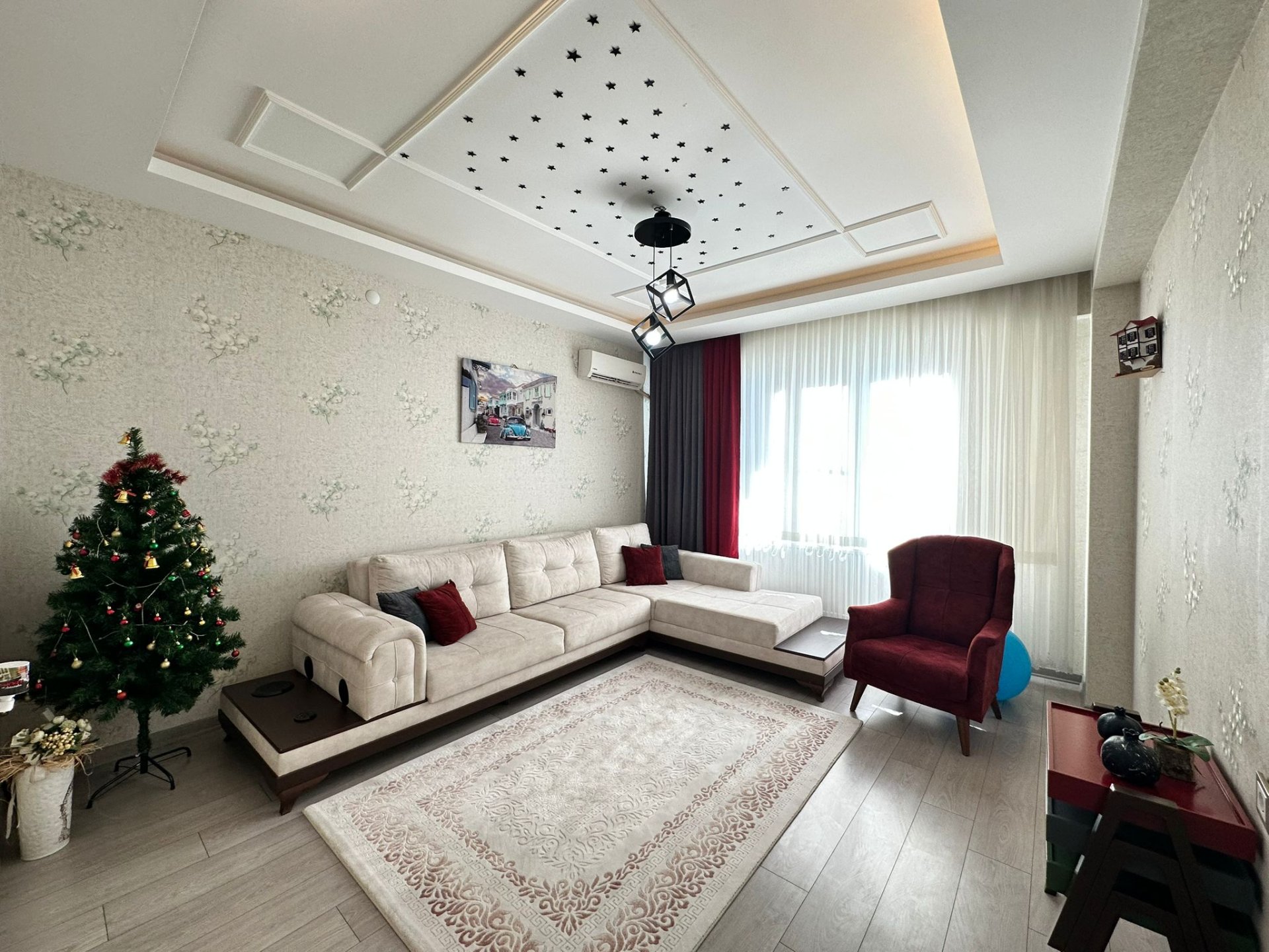 ACİL SATILIK' ARAM TİGRAN CADDESİNDE 3+1 LÜKS DAİREMİZ SATIŞTADIR