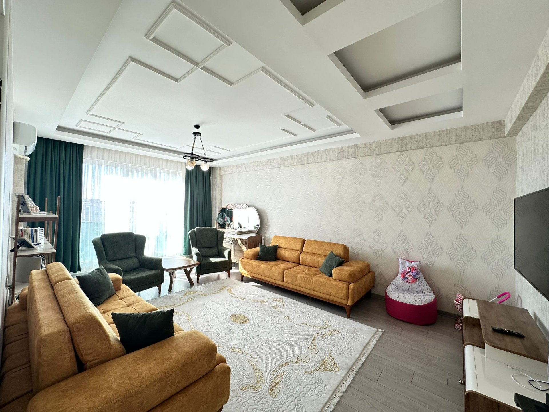 ACİL SATILIK' ARAM TİGRAN CADDESİNDE 3+1 LÜKS DAİREMİZ SATIŞTADIR