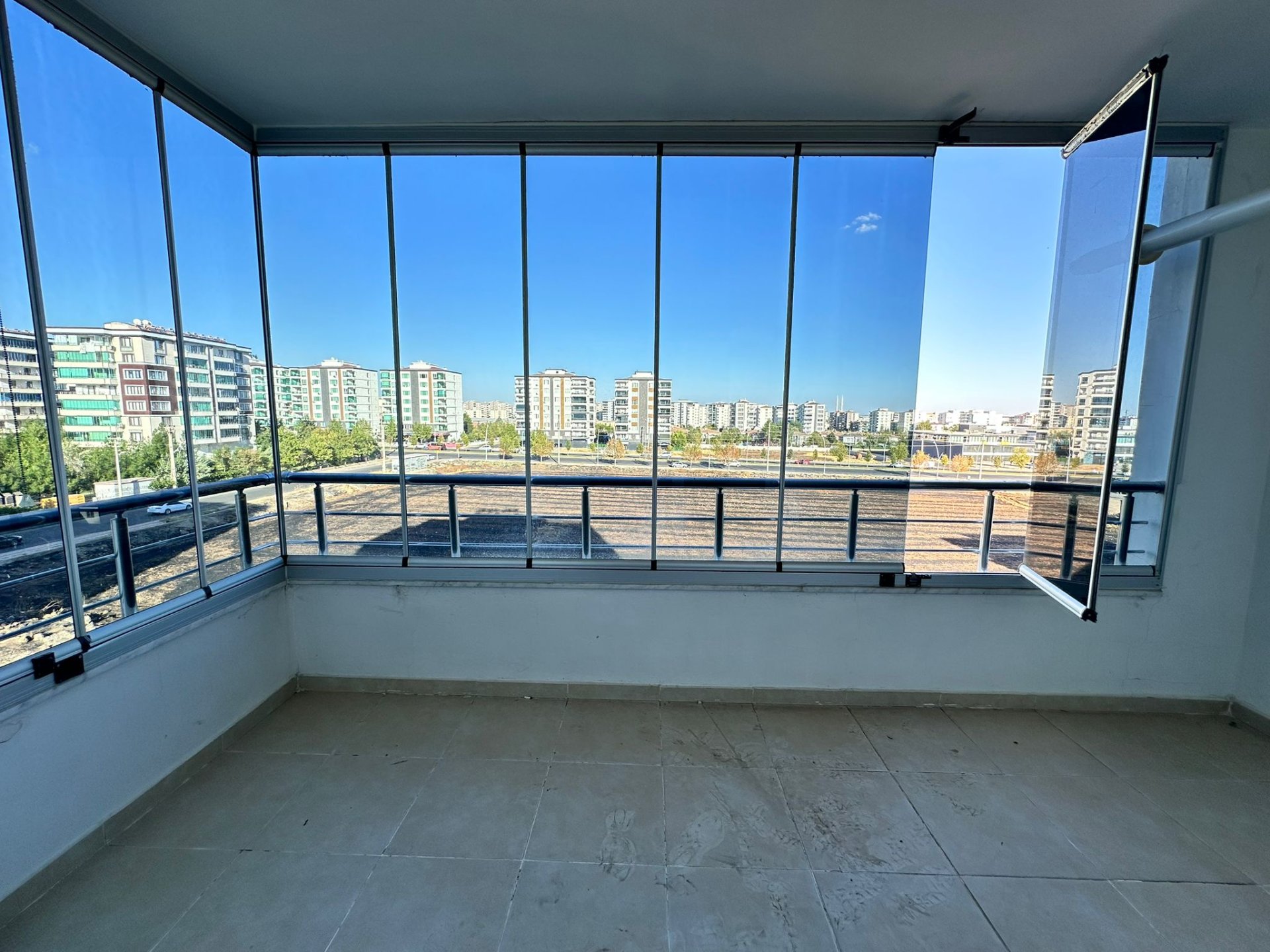 BAĞCILAR  OTOGAR KARŞISINDA 3+1 HAZIR DAİRE