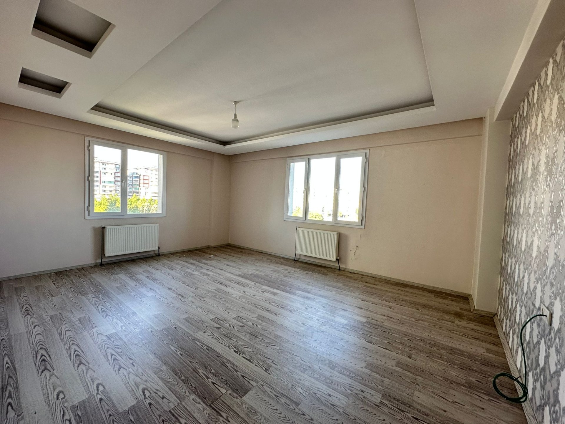 BAĞCILAR  OTOGAR KARŞISINDA 3+1 HAZIR DAİRE