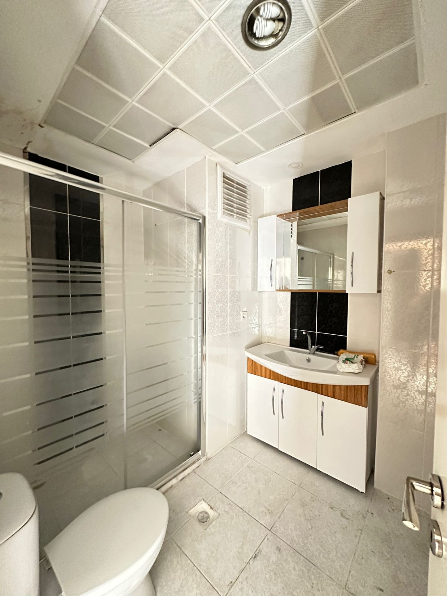 BAĞCILAR  OTOGAR KARŞISINDA 3+1 HAZIR DAİRE