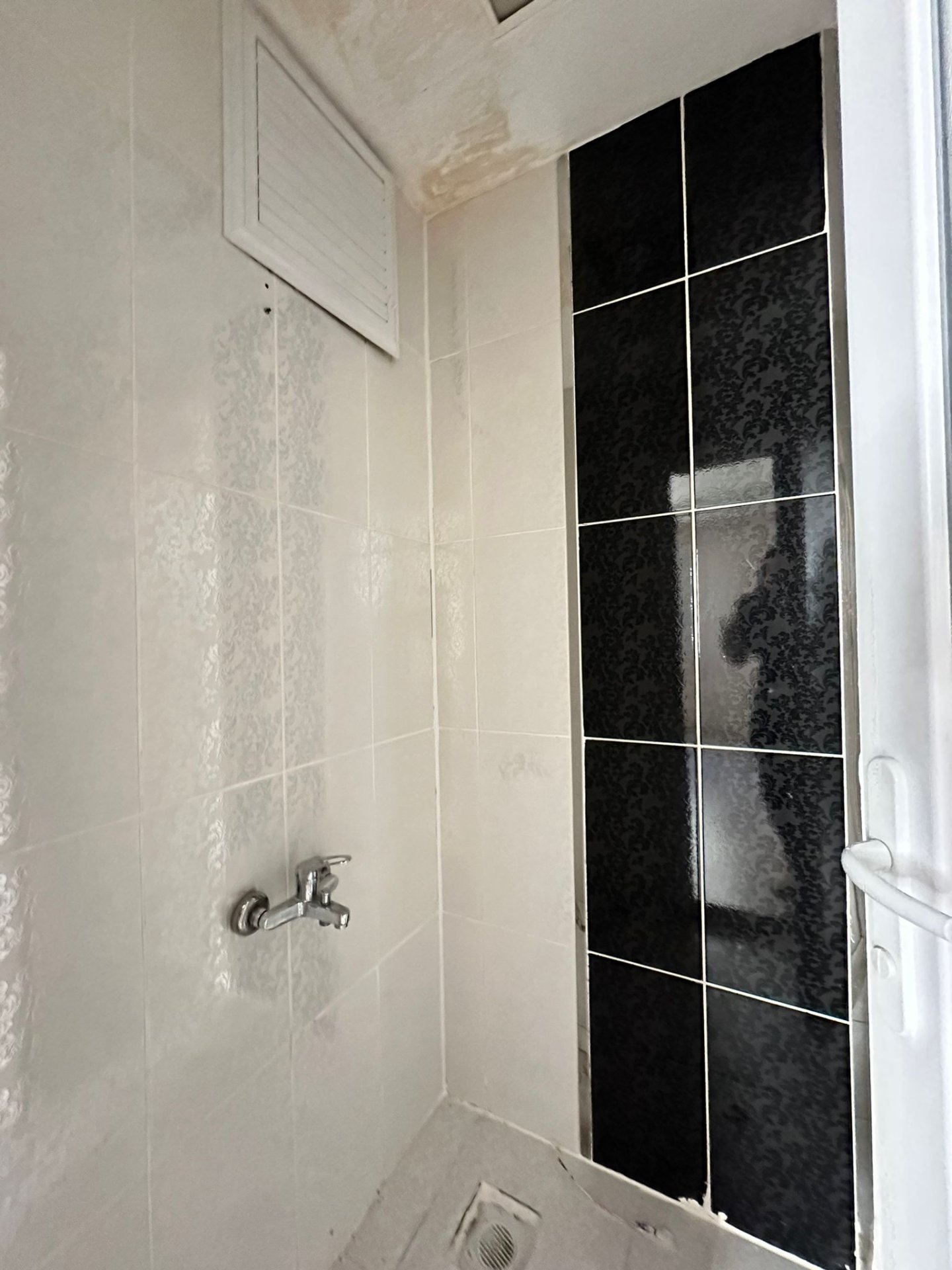 BAĞCILAR  OTOGAR KARŞISINDA 3+1 HAZIR DAİRE