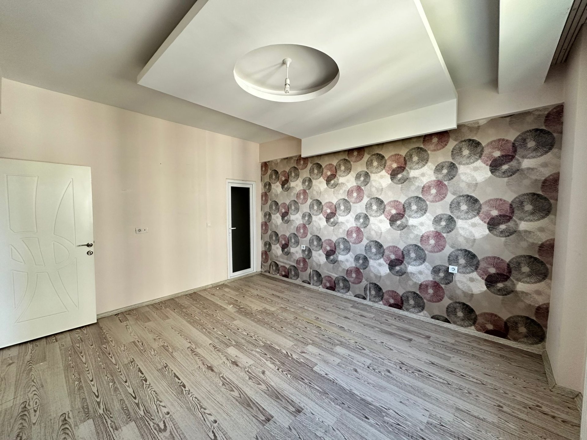 BAĞCILAR  OTOGAR KARŞISINDA 3+1 HAZIR DAİRE