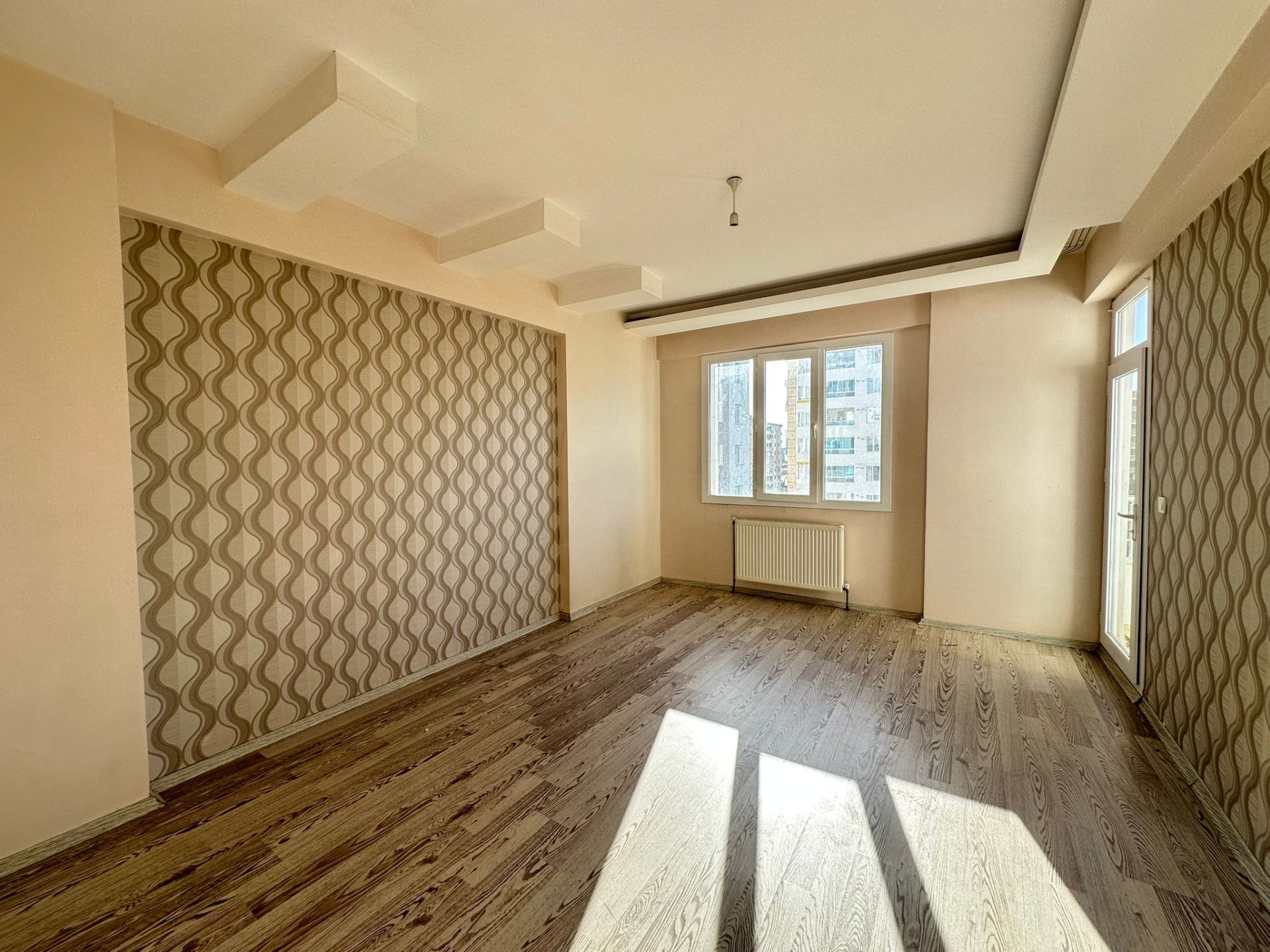 BAĞCILAR  OTOGAR KARŞISINDA 3+1 HAZIR DAİRE