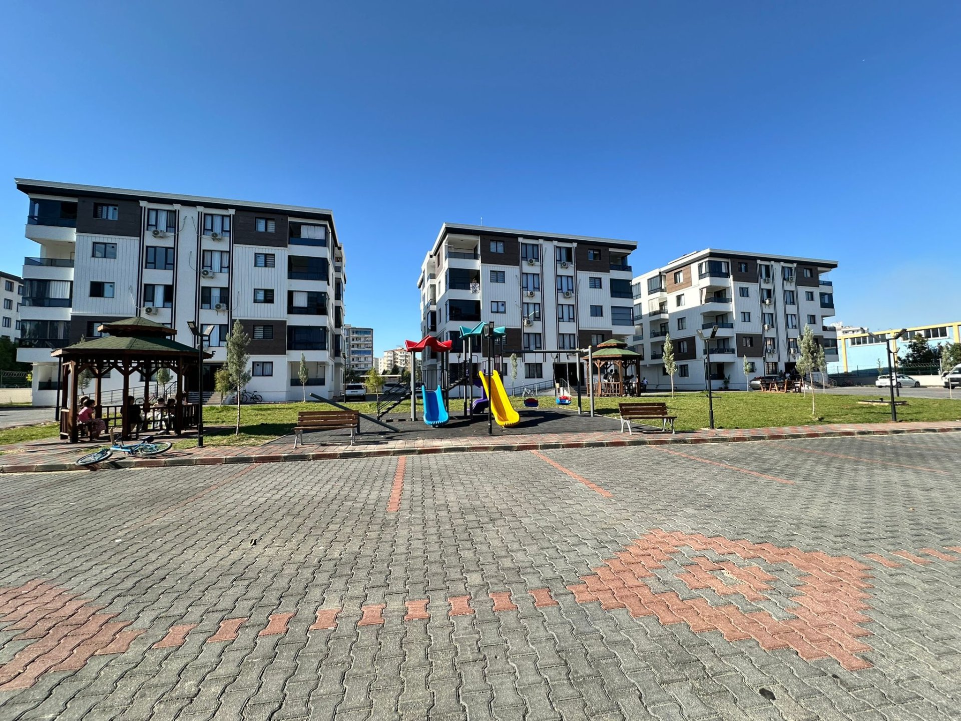 YETİŞEN ALIR ' 2+1  YATAY MİMARİMİZ SATIŞTA