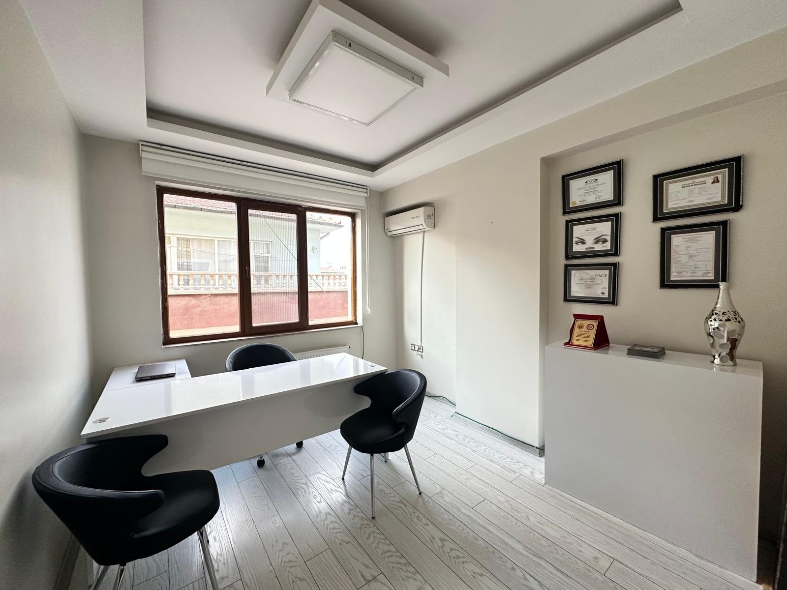 YENİŞEHİR OFİS DE 3+1 KİRALIK LÜKS PLAZA