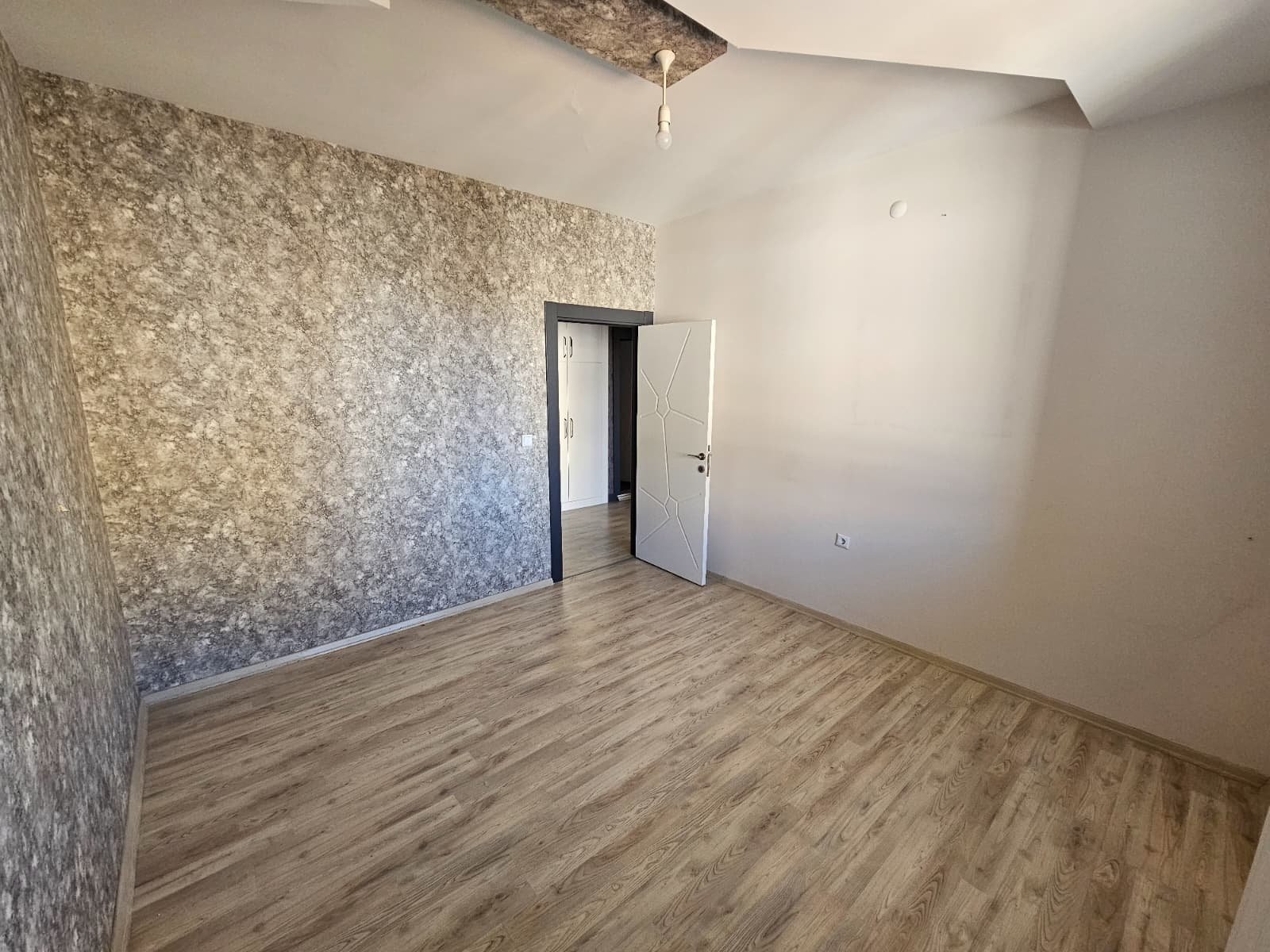 OFİSTE KİRALIK 2+1 DAİRE