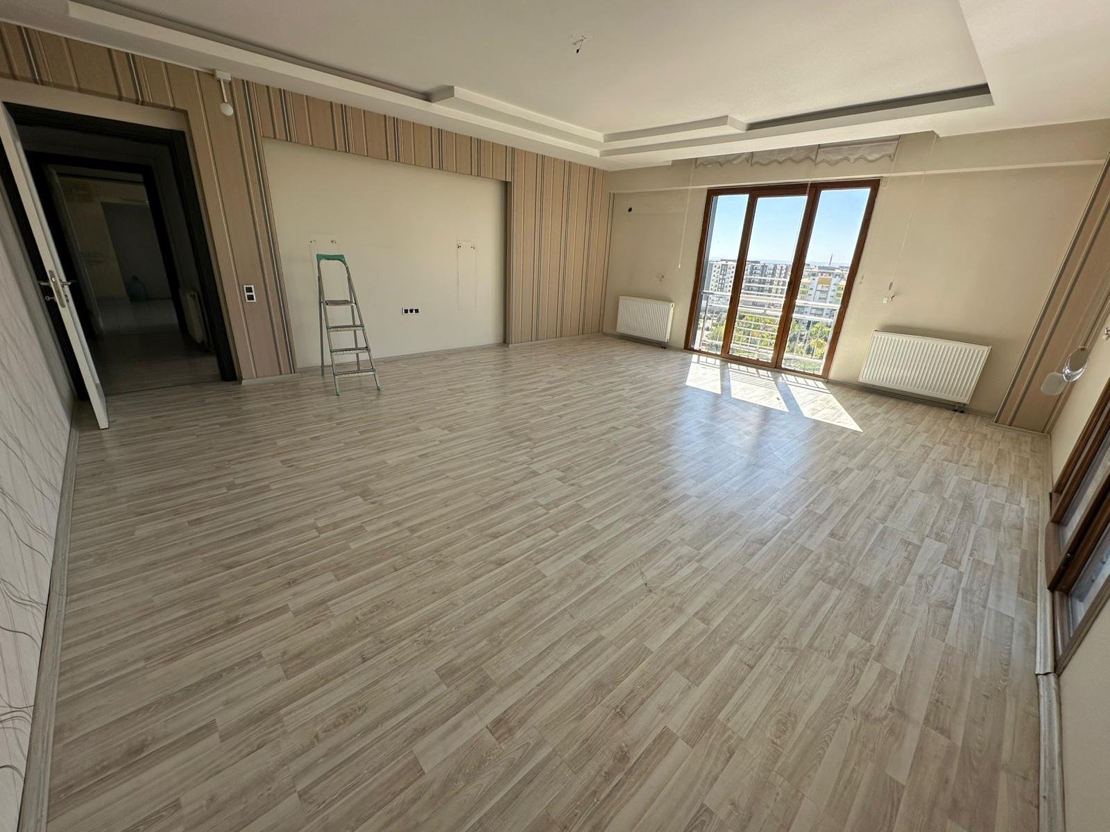 RADİSON KARŞISINDA FULL MANZARALI HAVUZLU 4,5+1 BOŞ DAİRE