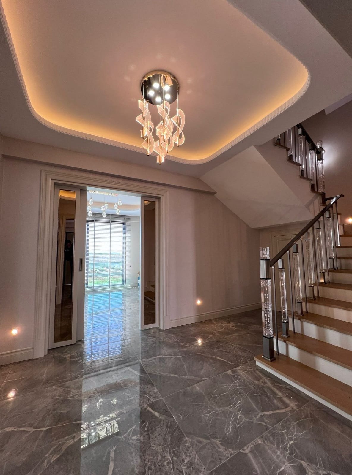 MAKRO LİFE GAYRİMENKUL'DEN ZANA ROSİBA KALİTESİYLE SATILIK 6,5+1 TRİPLEX VİLLA