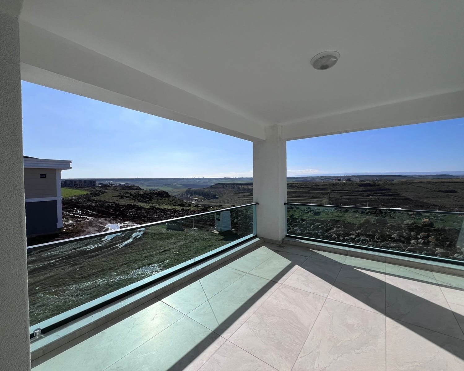 MAKRO LİFE GAYRİMENKUL'DEN ZANA ROSİBA KALİTESİYLE SATILIK 6,5+1 TRİPLEX VİLLA