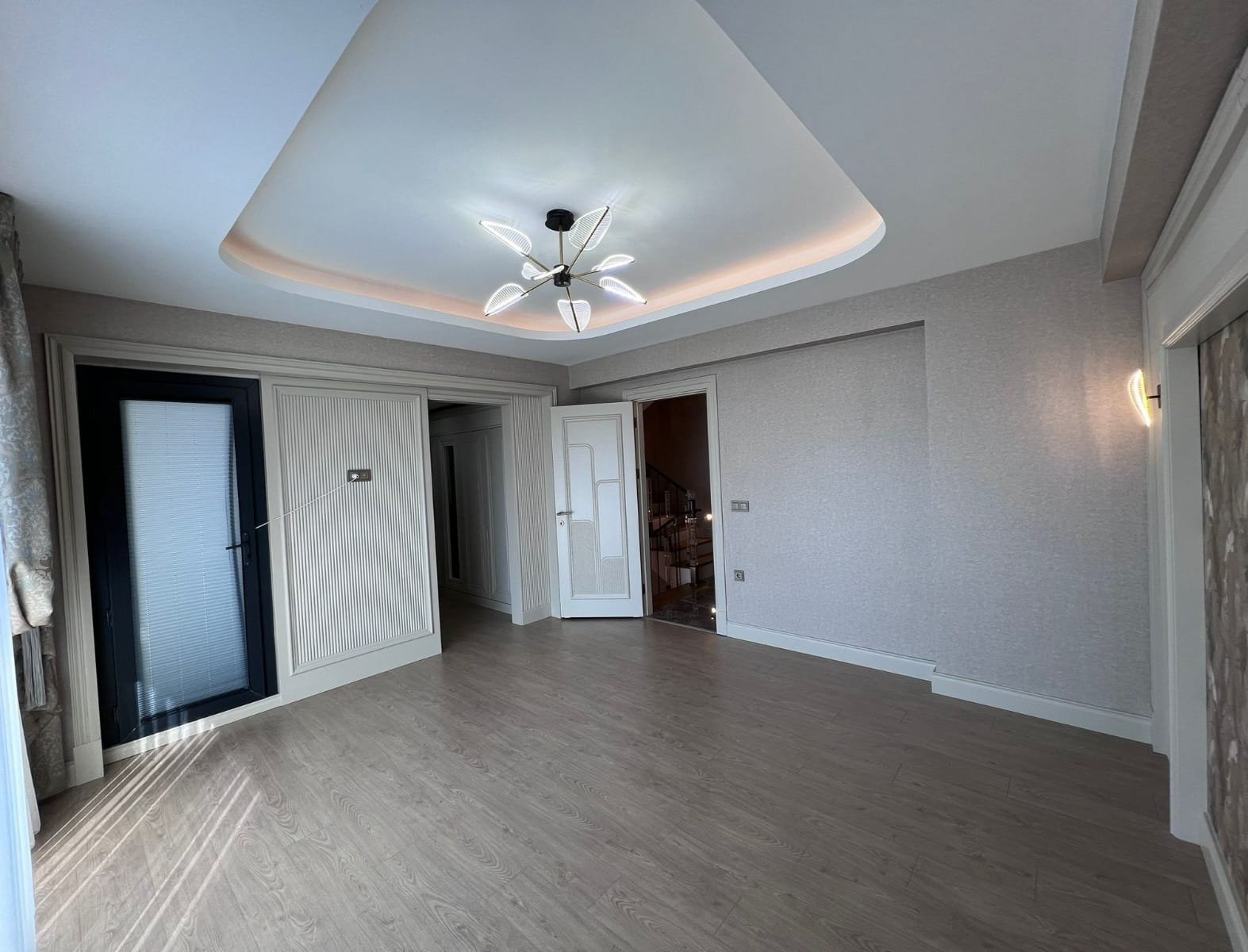 MAKRO LİFE GAYRİMENKUL'DEN ZANA ROSİBA KALİTESİYLE SATILIK 6,5+1 TRİPLEX VİLLA