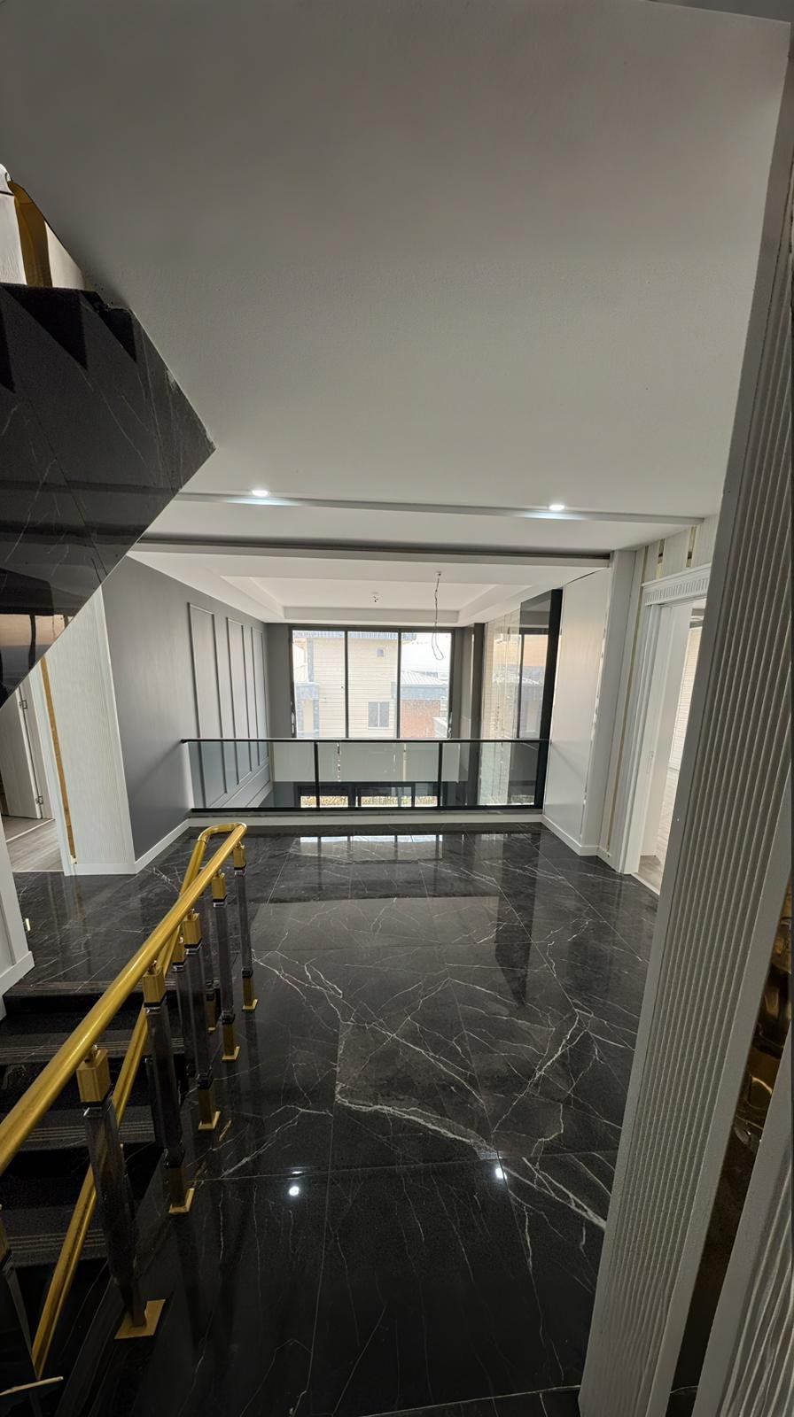 KENT ORMAN ARKASI HAVUZLU TRİPLEKS 6+1 LÜKS VİLLA