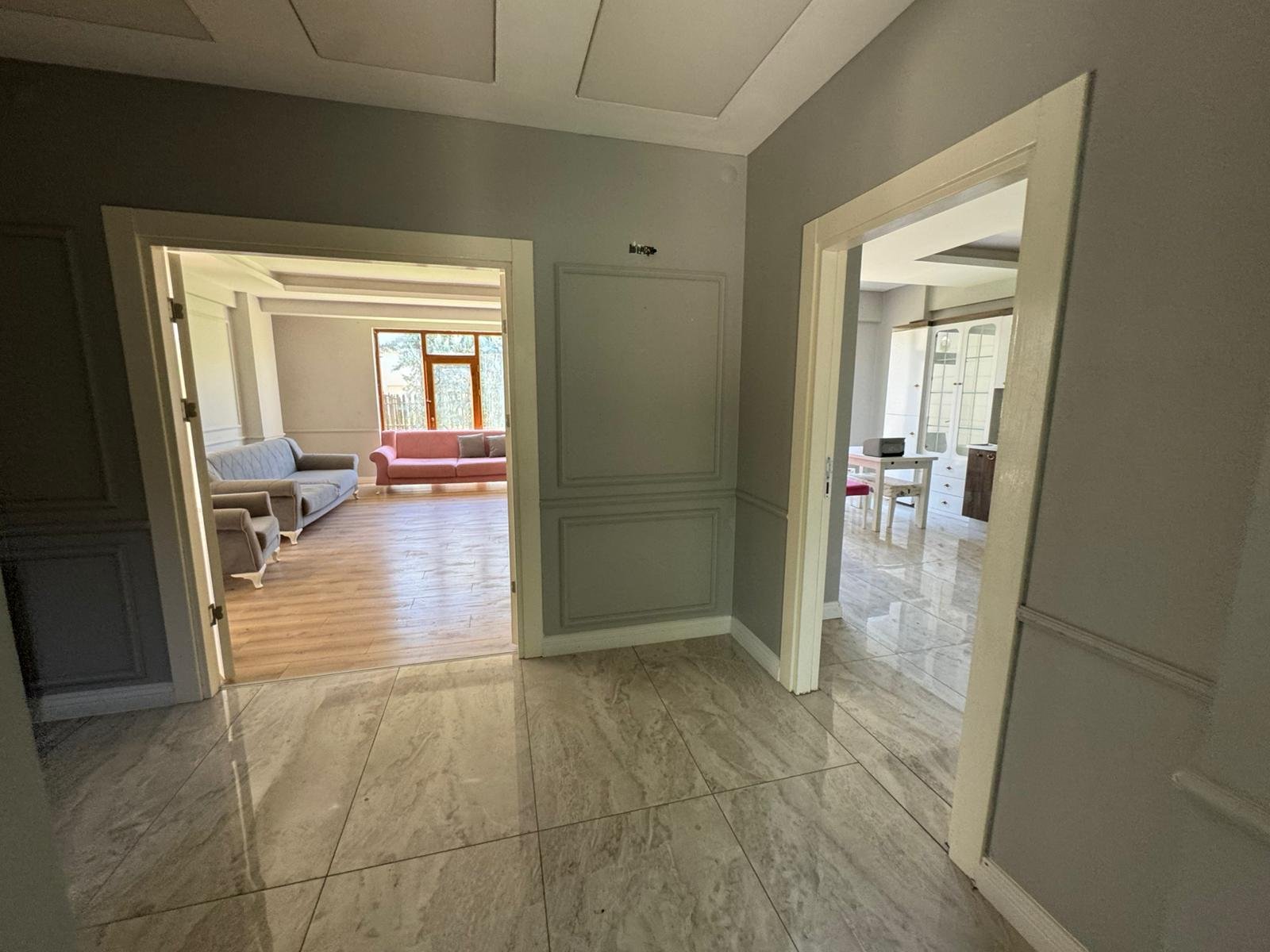 SİLVAN YOLU ÜZERİ GENİŞ PEYZAJ ALANIYLA HAZIR 5+1 VİLLA